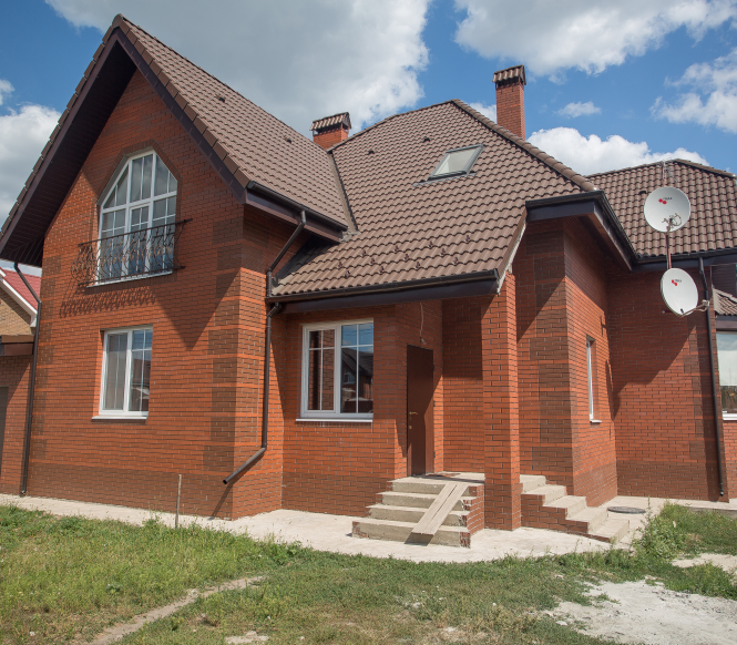 Фото клінкерної цегли Рубін у кладці
